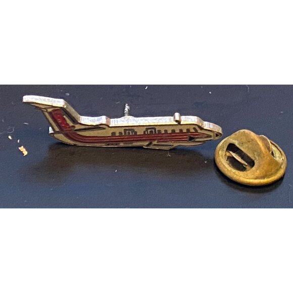 Vintage Comair Airplane Lapel Pin With Red & Gold Design - Aviation Collectible - Picture 4 of 4